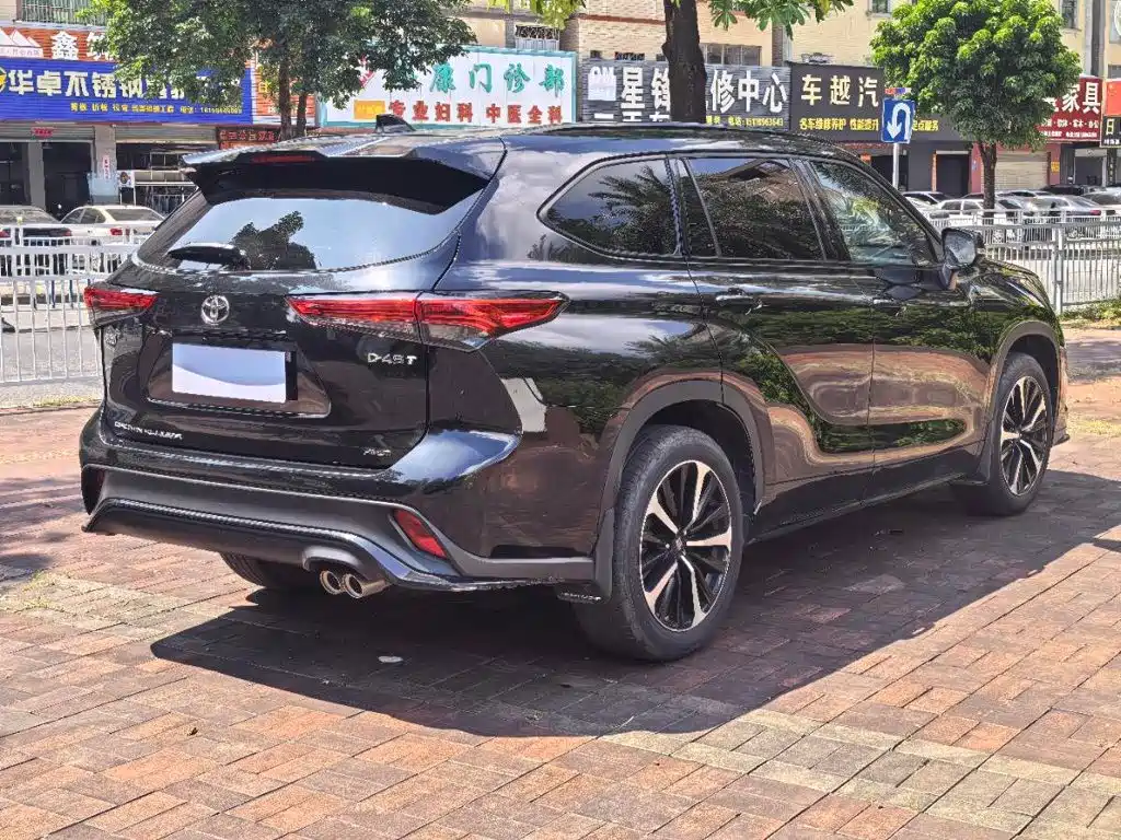 Toyota Crown Kluger — миниатюра 7