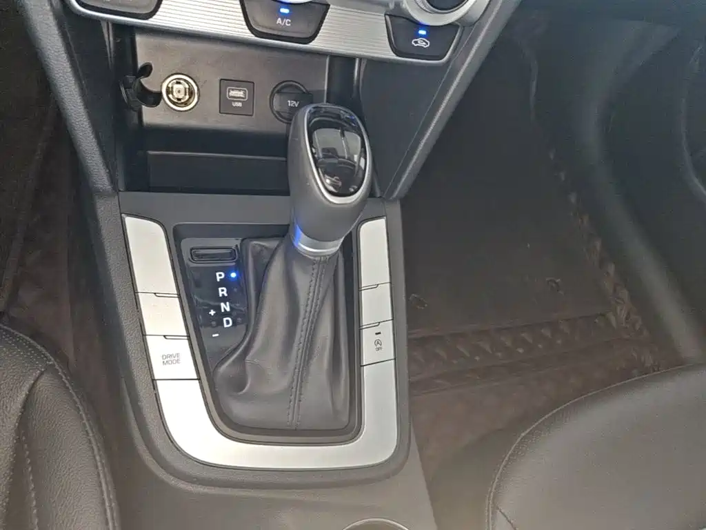 Hyundai Elantra — миниатюра 14