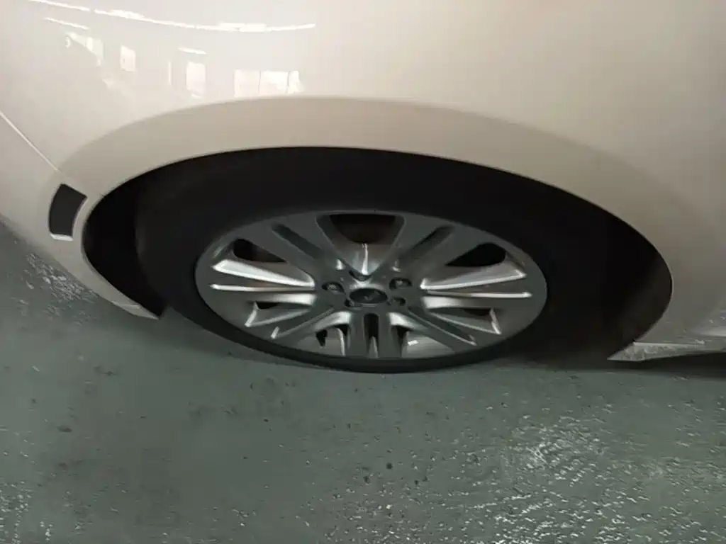 Lincoln MKZ — миниатюра 23