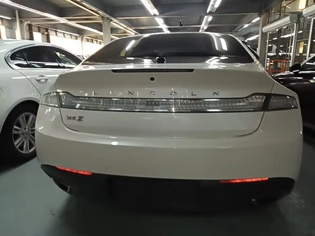 Lincoln MKZ — миниатюра 6