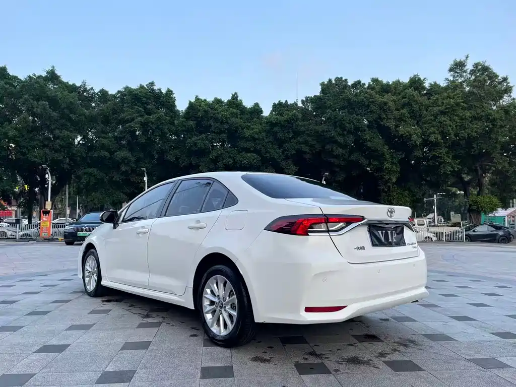 Toyota Corolla — миниатюра 5