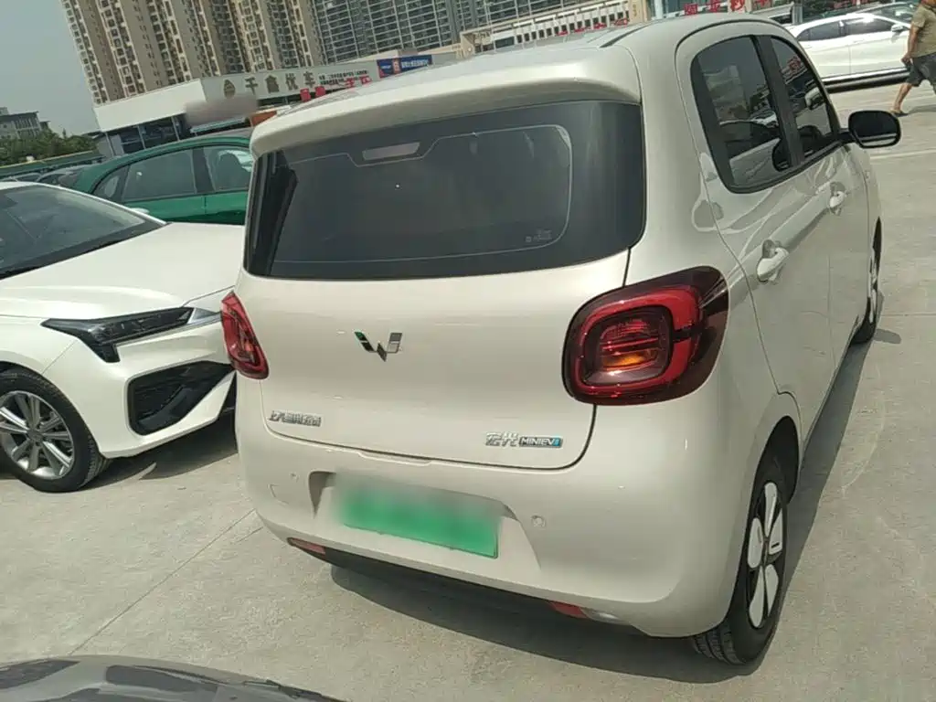 Wuling MINIEV — миниатюра 6