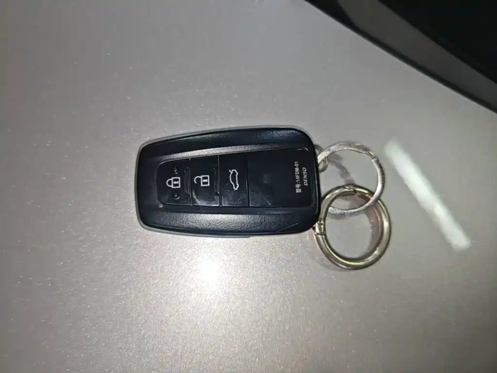 Toyota Avalon — миниатюра 9