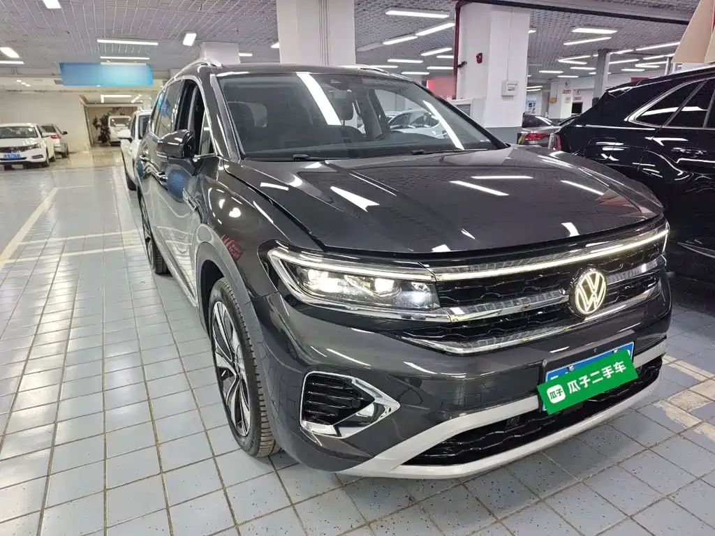 Volkswagen Viloran 2023 380TSI Luxury Pro 6 мест