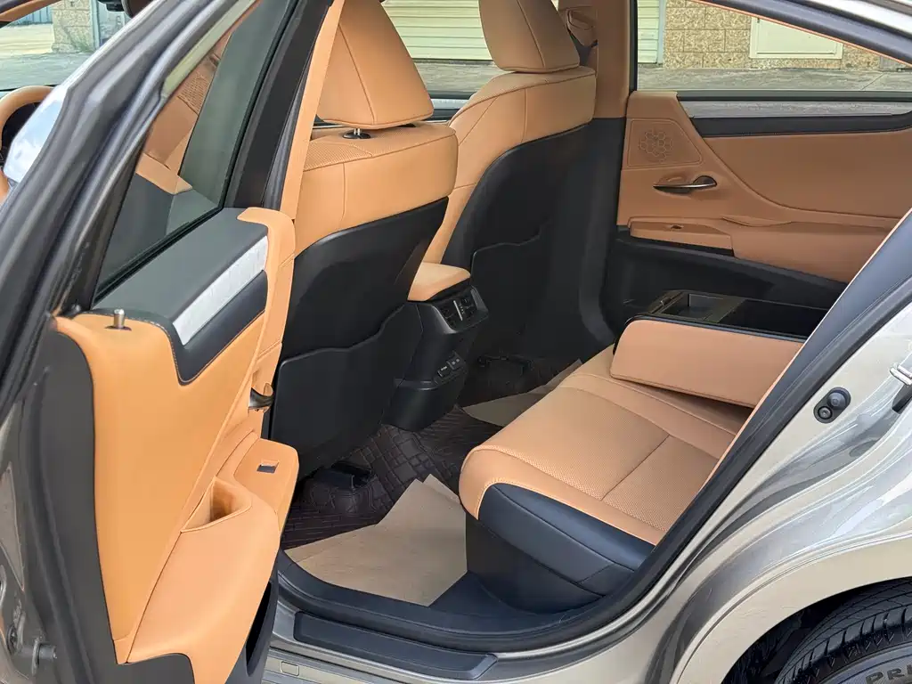 Lexus ES — миниатюра 6