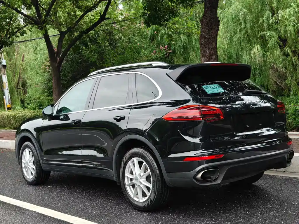 Porsche Cayenne — миниатюра 9