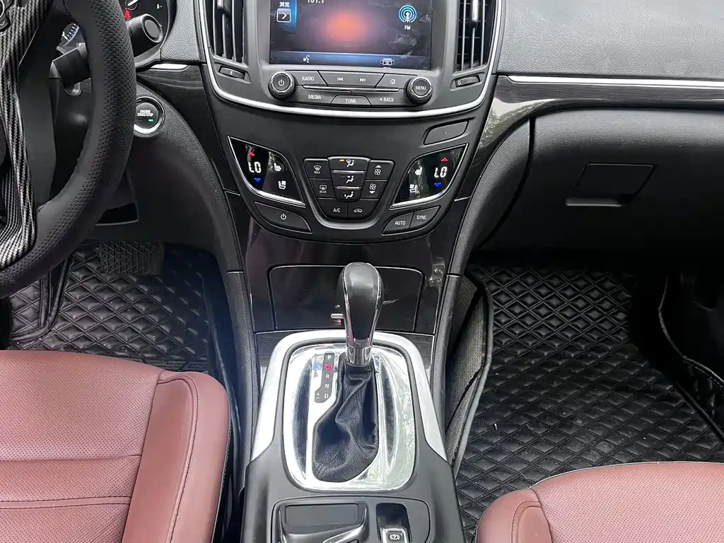 Buick Regal — миниатюра 11