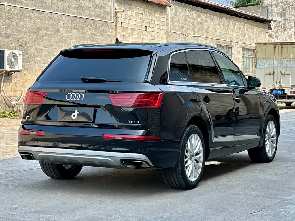 Audi Q7 — миниатюра 6