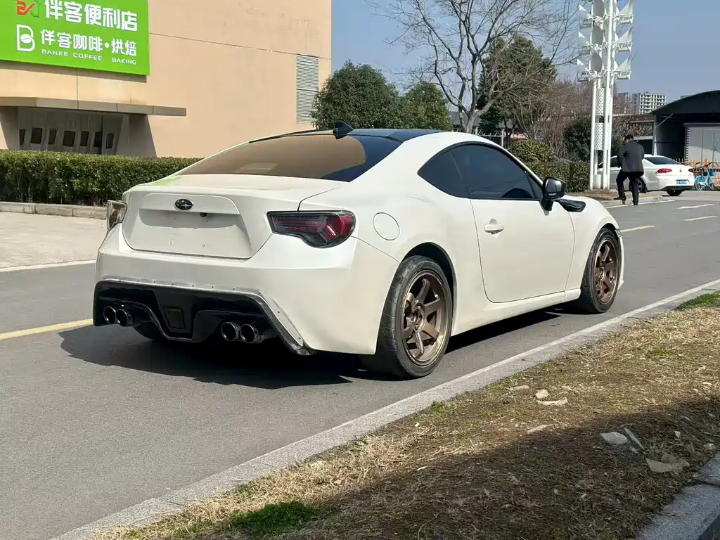 Subaru BRZ — миниатюра 9