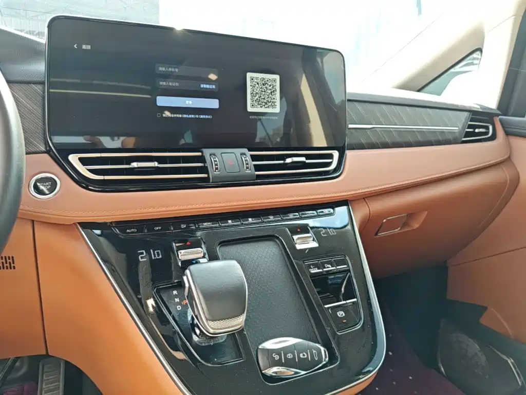 Hongqi Hongqi HQ9 PHEV — миниатюра 13