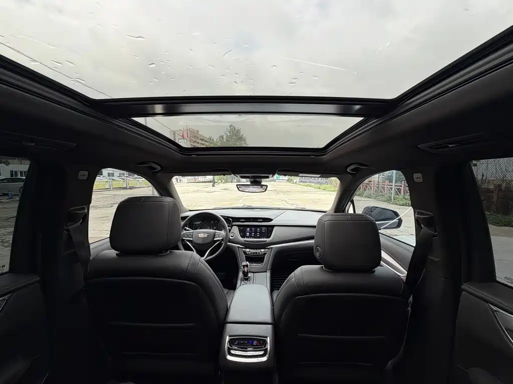 Cadillac XT6 — миниатюра 12