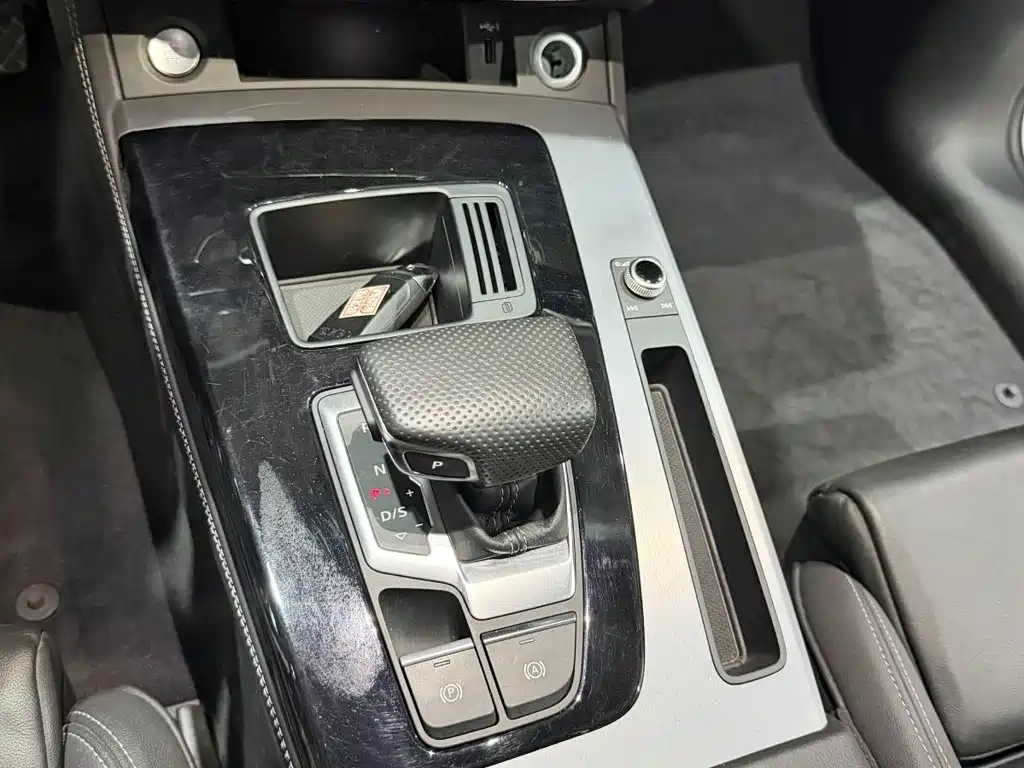 Audi Q5L 2024 Белый из Китая, фото 5
