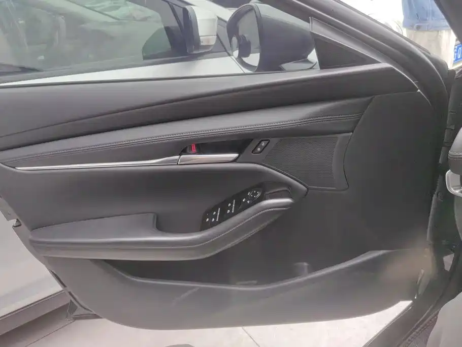 Mazda 3 Axela — миниатюра 7