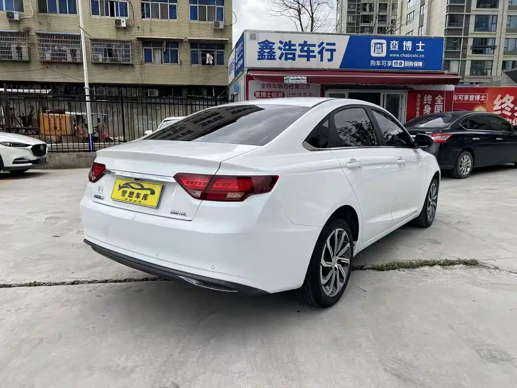 Geely Emgrand GL — миниатюра 3