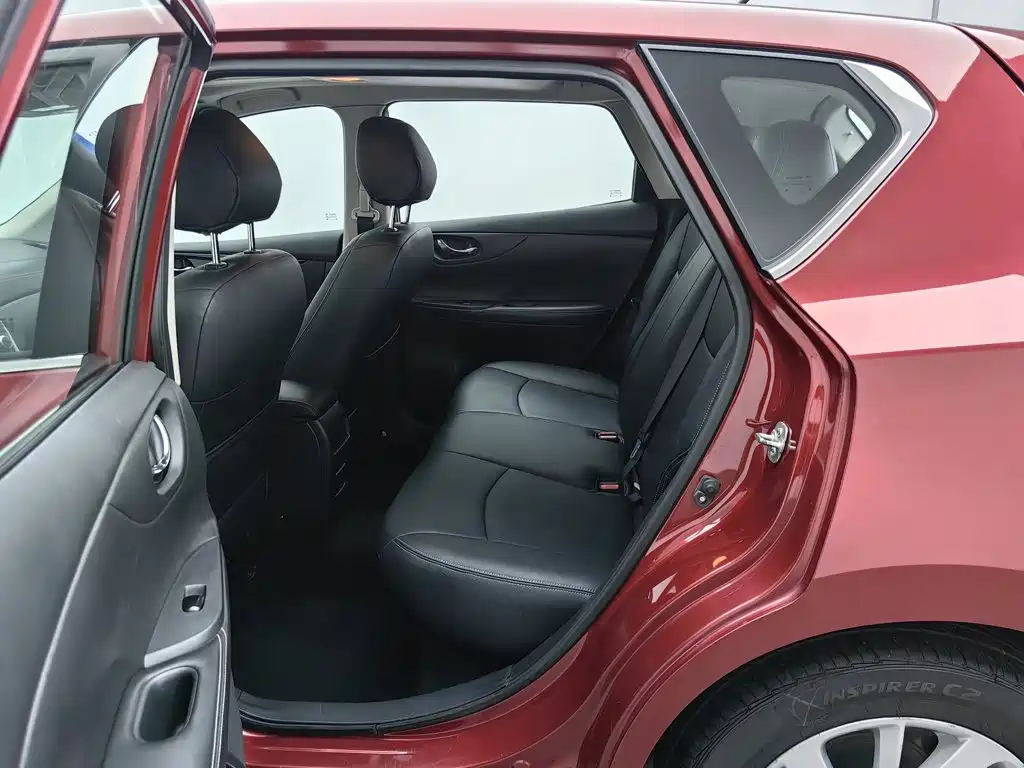 Nissan Tiida — миниатюра 15