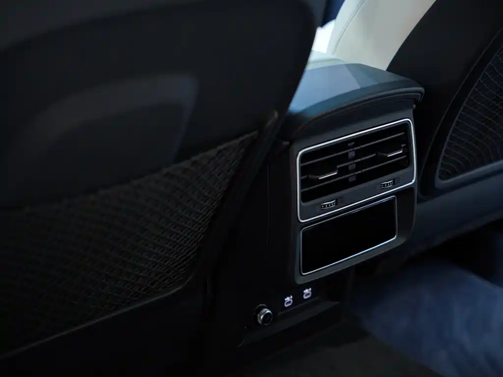 Audi RS Q8 — миниатюра 25