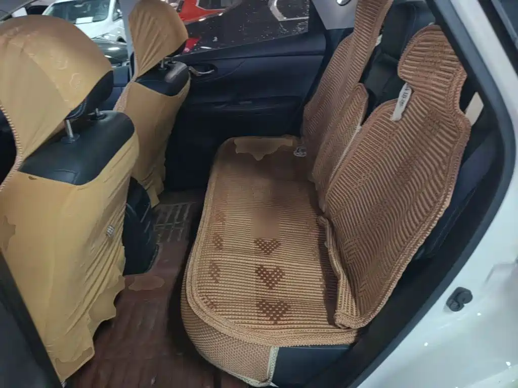 Nissan Tiida — миниатюра 17