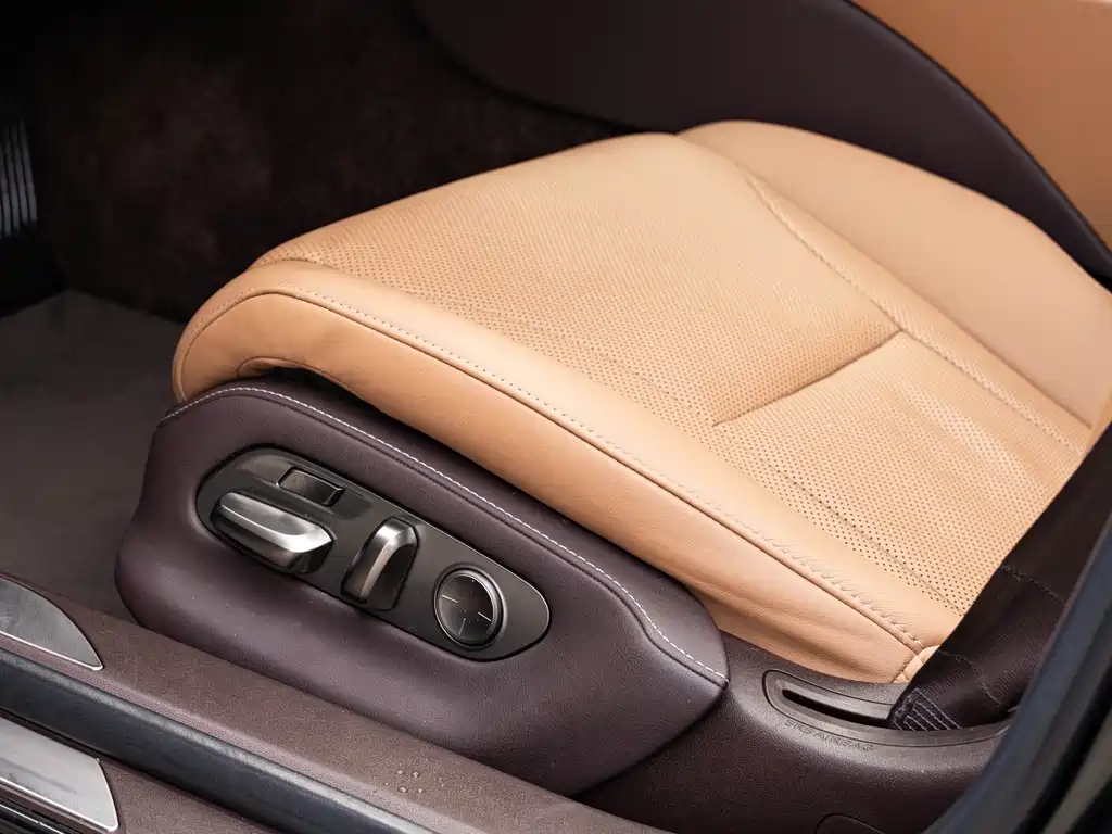 Lexus LS — миниатюра 20