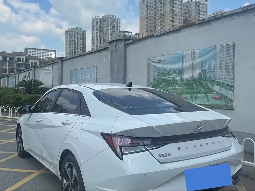 Hyundai Elantra — миниатюра 7
