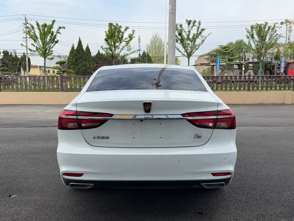 Roewe i6 Classic — миниатюра 5