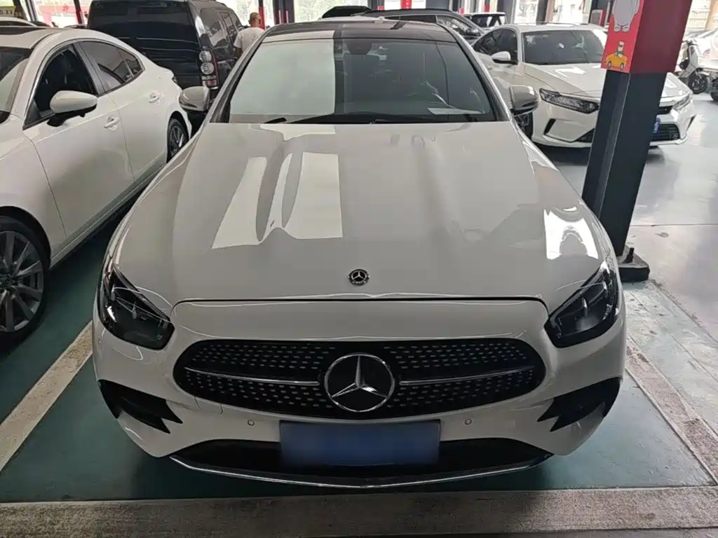 Mercedes-Benz E-Class — миниатюра 3