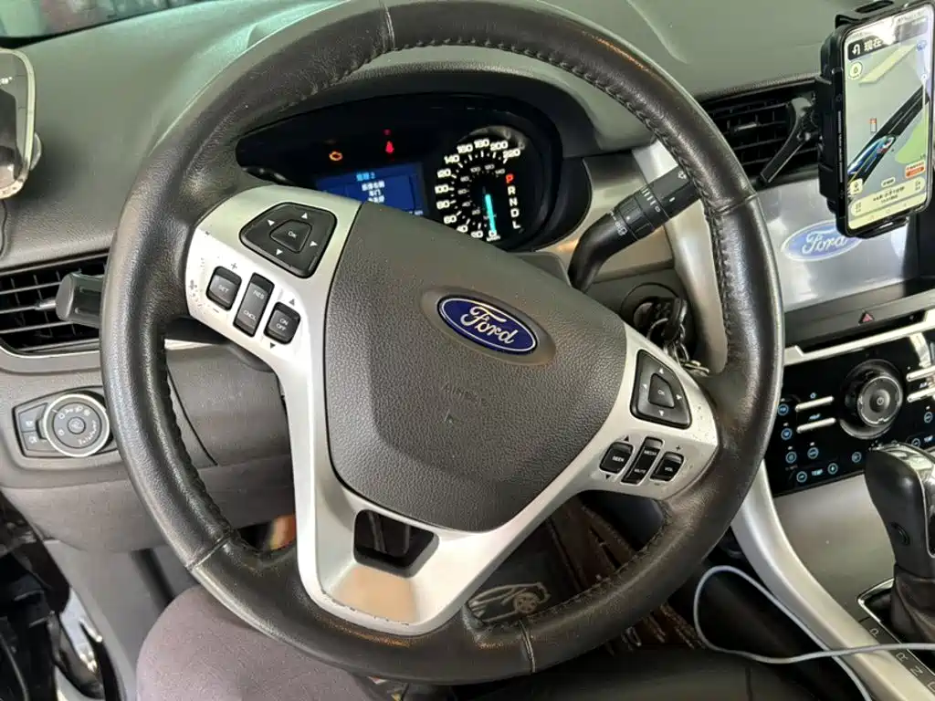 Ford Edge (Import) — миниатюра 4