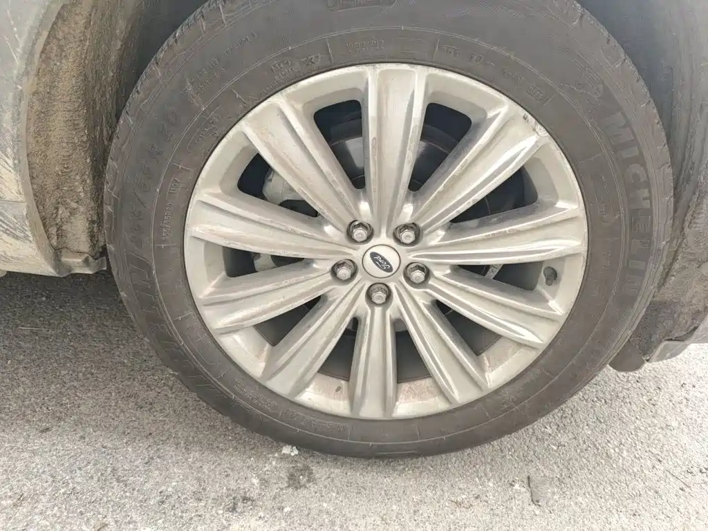 Ford Explorer — миниатюра 9