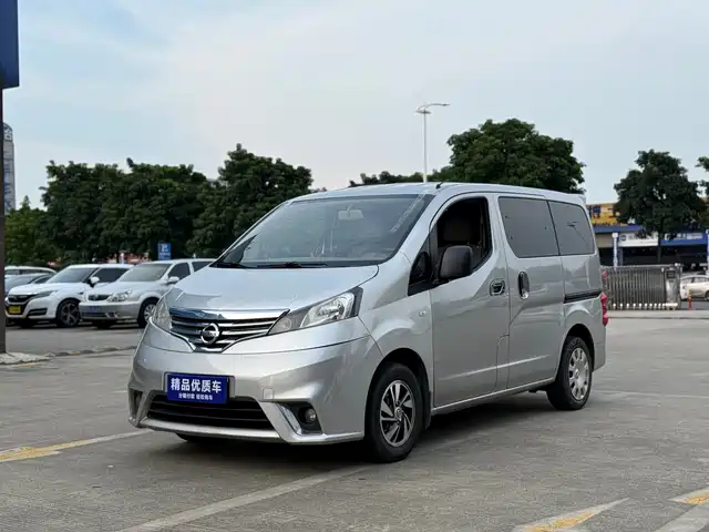 NISSAN  NV200 2017