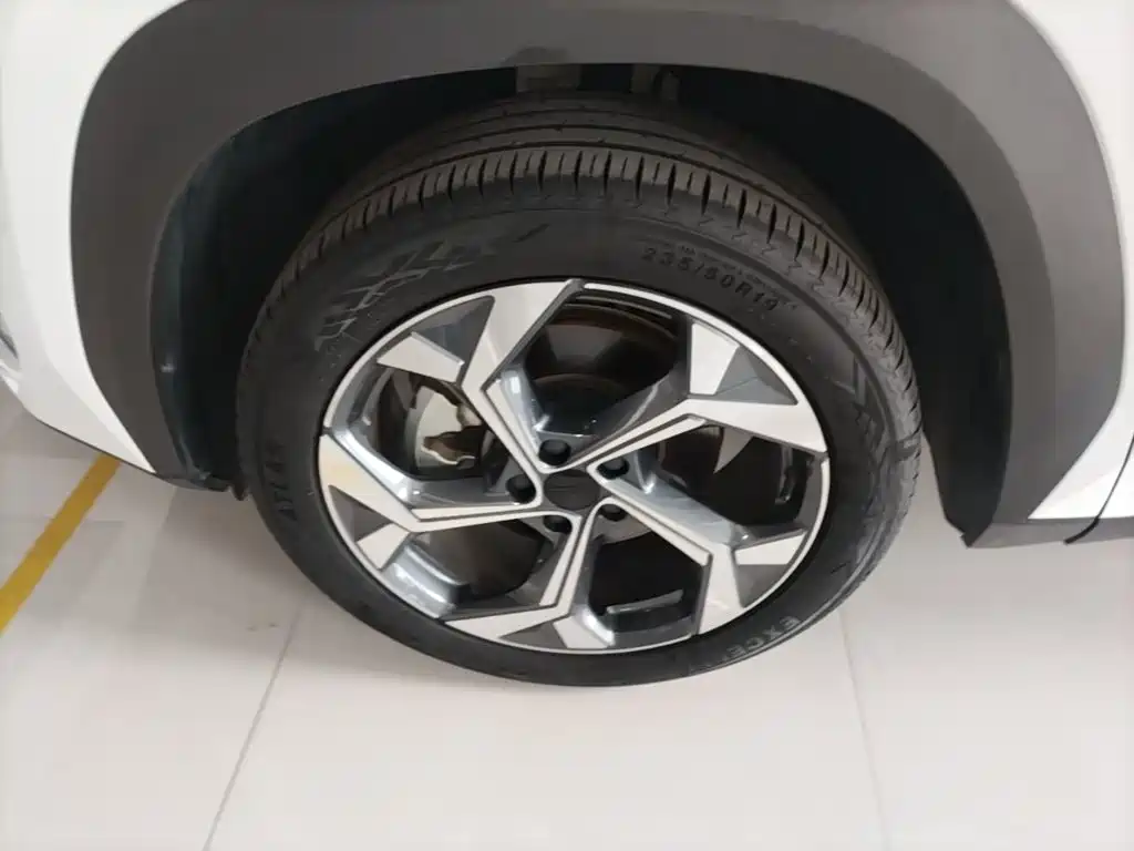 Geely Boyue L — миниатюра 23