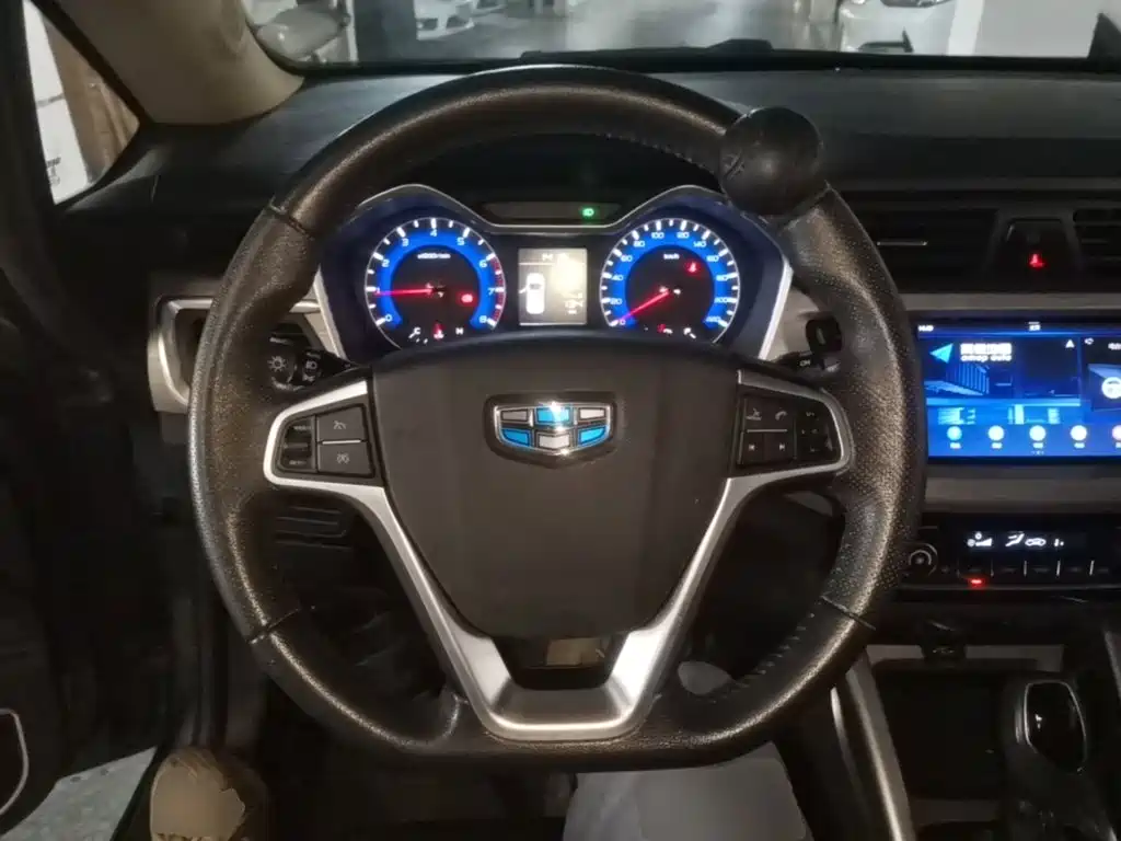 Geely Vision X3 — миниатюра 11