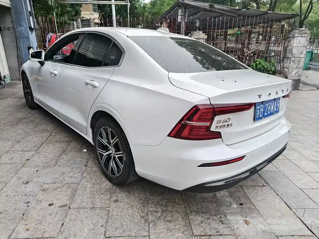 Volvo S60 — миниатюра 3