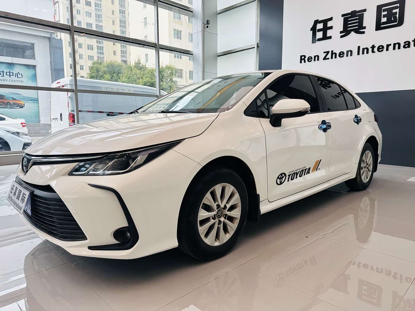 Toyota Corolla 1.2 л 2022 г. Белый, пробег 29000 км