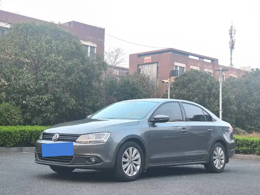 Volkswagen Sagitar 2013