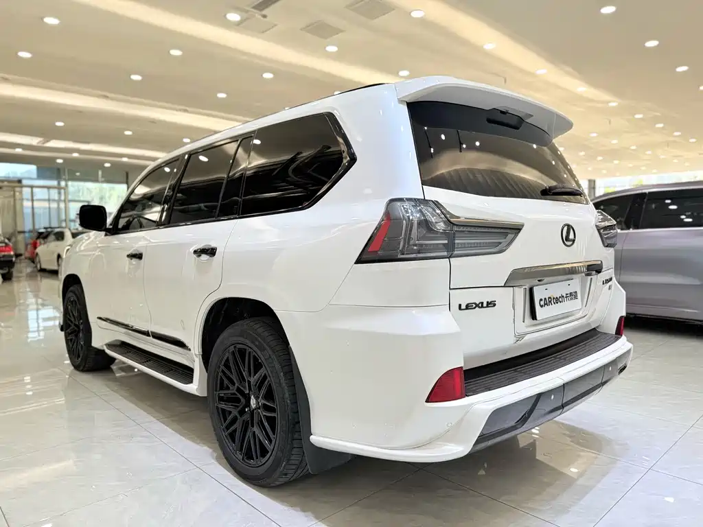 Lexus LX — миниатюра 4