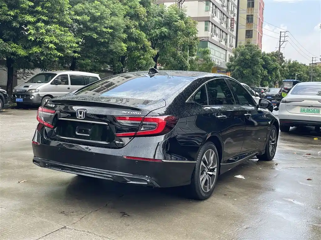 Honda Accord — миниатюра 9