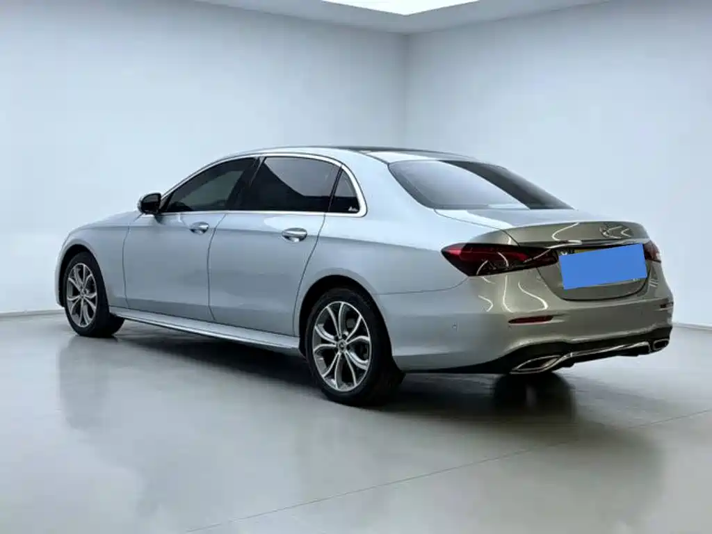 Mercedes-Benz E-Class 2023 — фото 4