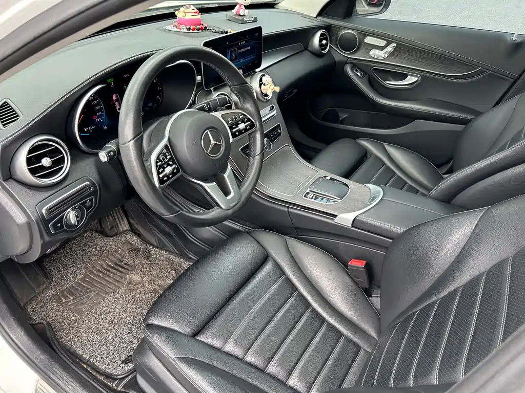 Mercedes-Benz C-Class — миниатюра 6