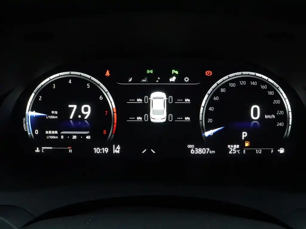 Toyota Camry — миниатюра 13