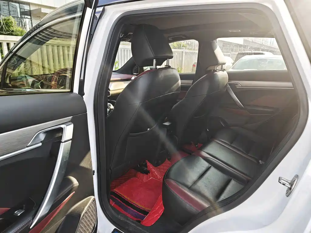 Geely Binyue — миниатюра 6