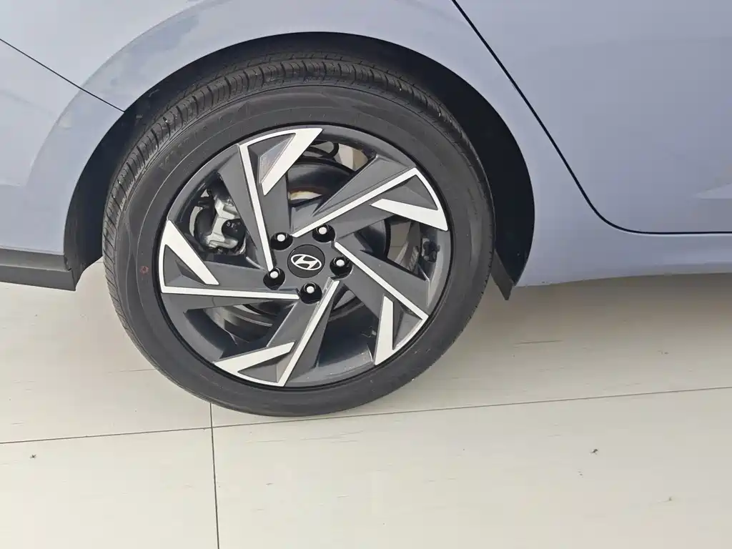 Hyundai Elantra — миниатюра 19