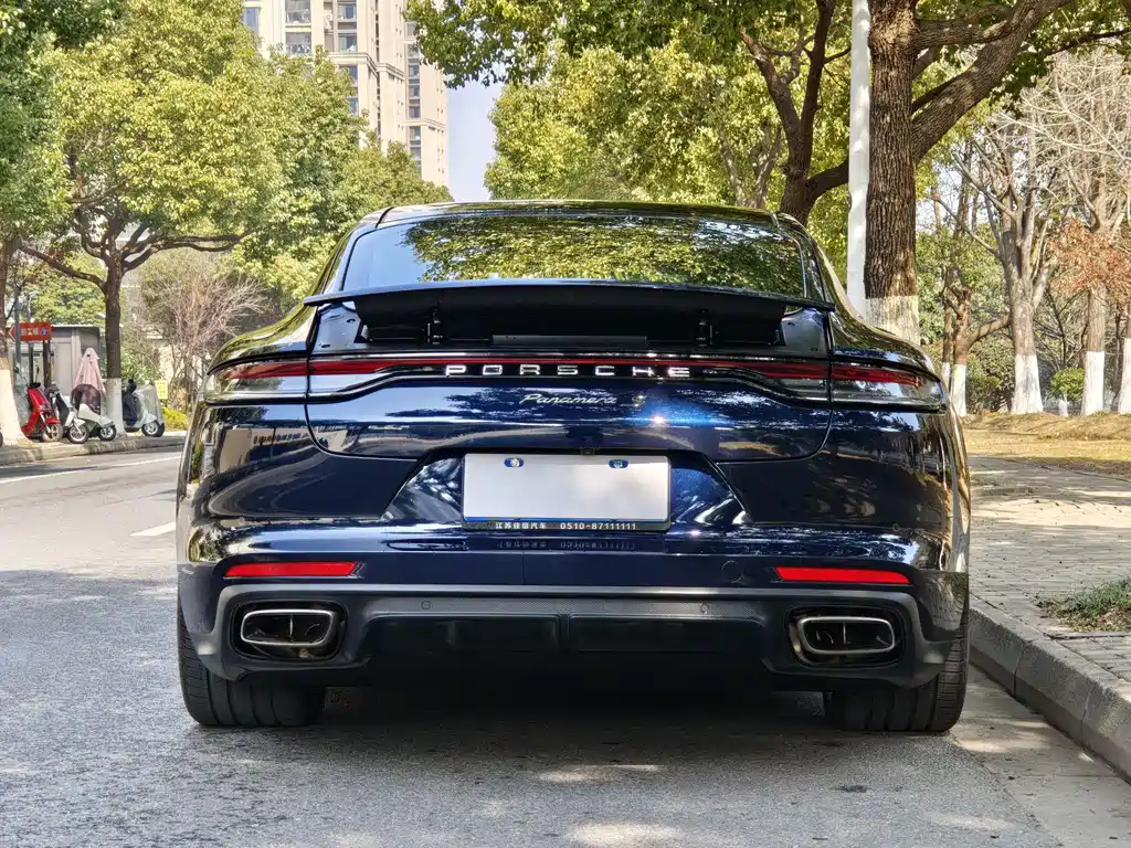 PORSCHE PANAMERA