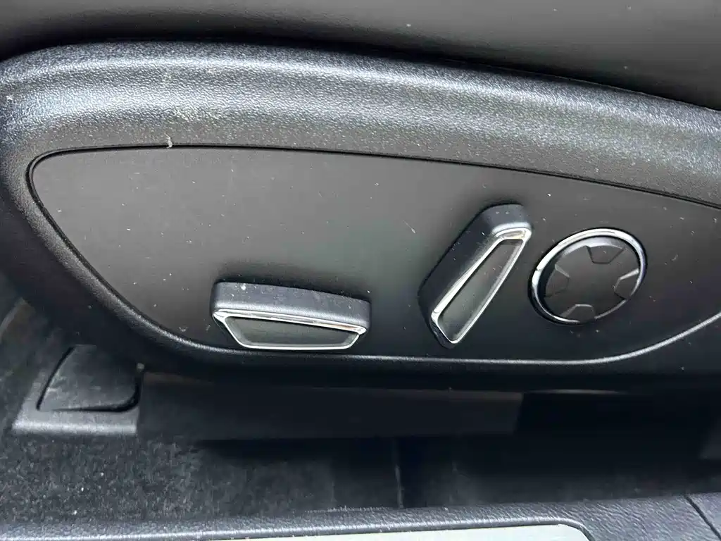 Lincoln MKZ — миниатюра 10