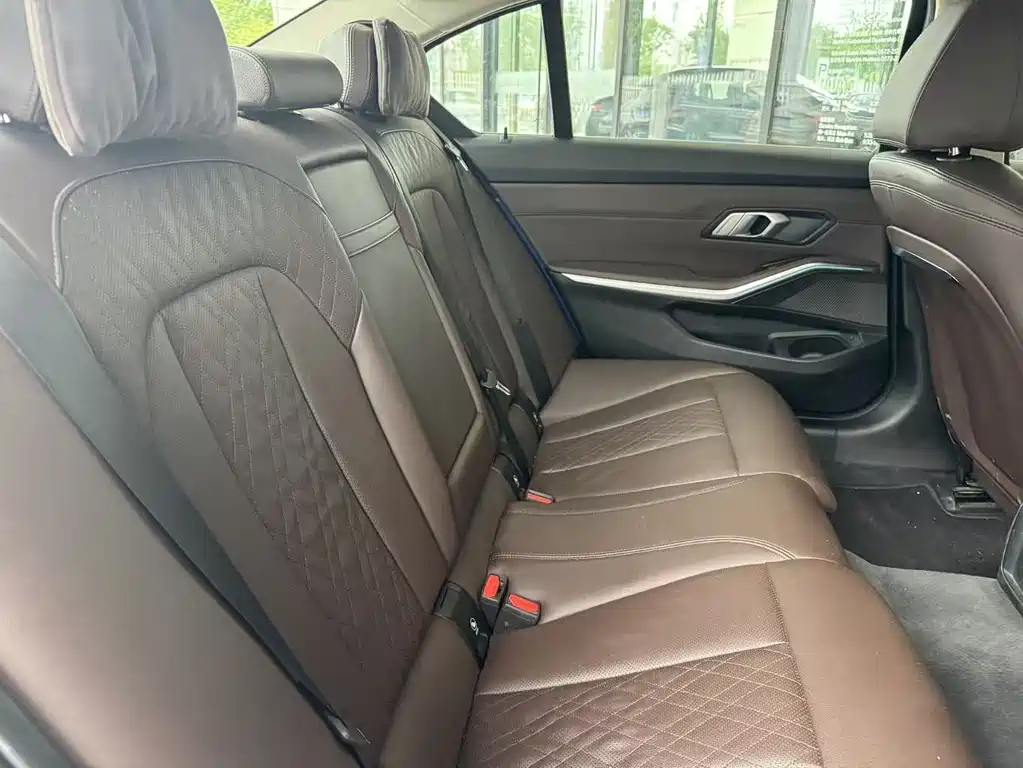 BMW i3 2022 eDrive 35 L
