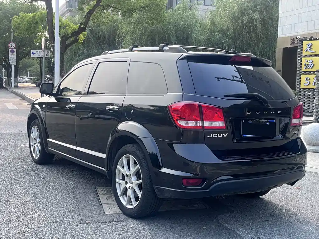 Dodge Journey 2.4L 2WD Premium Fashion Edition, фото 7