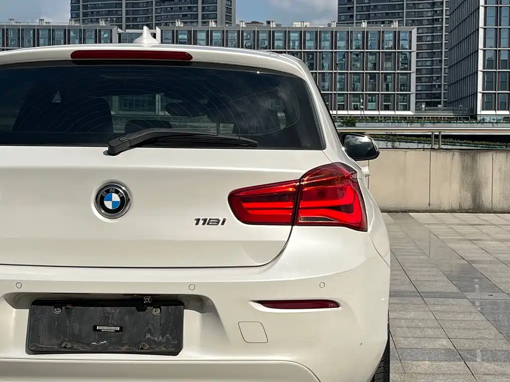 BMW 1 Series (Import) — миниатюра 8