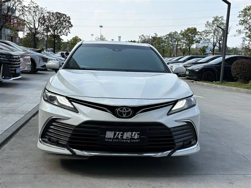 TOYOTA CAMRY