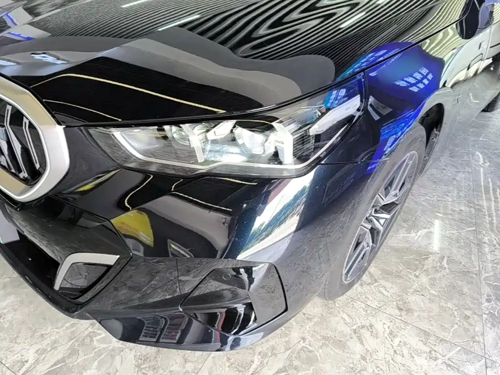 BMW i5 — миниатюра 24