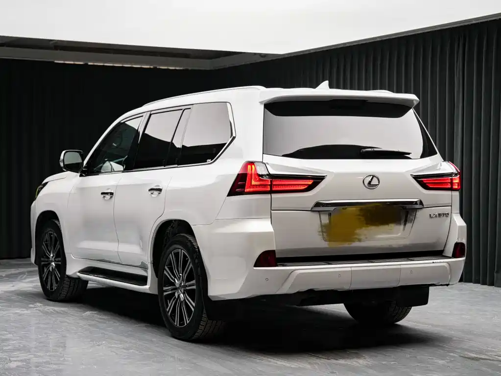 Lexus LX — миниатюра 5