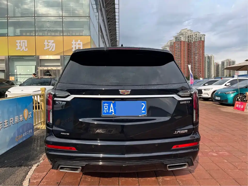 CADILLAC XT6