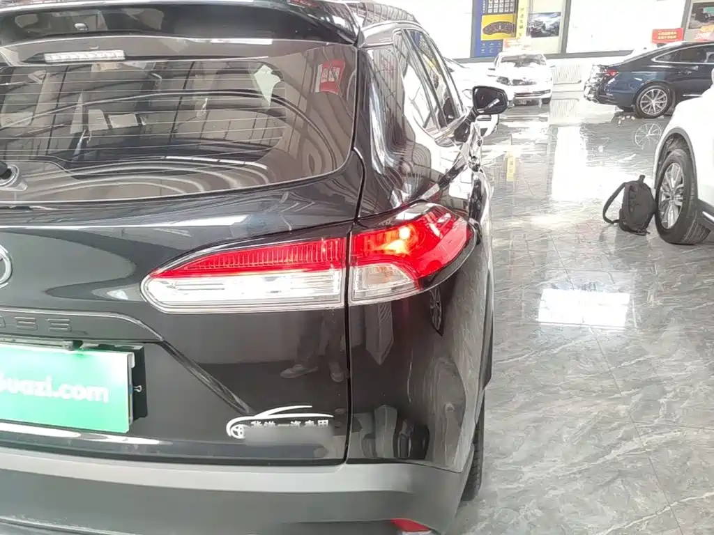 Toyota Corolla Cross — миниатюра 8